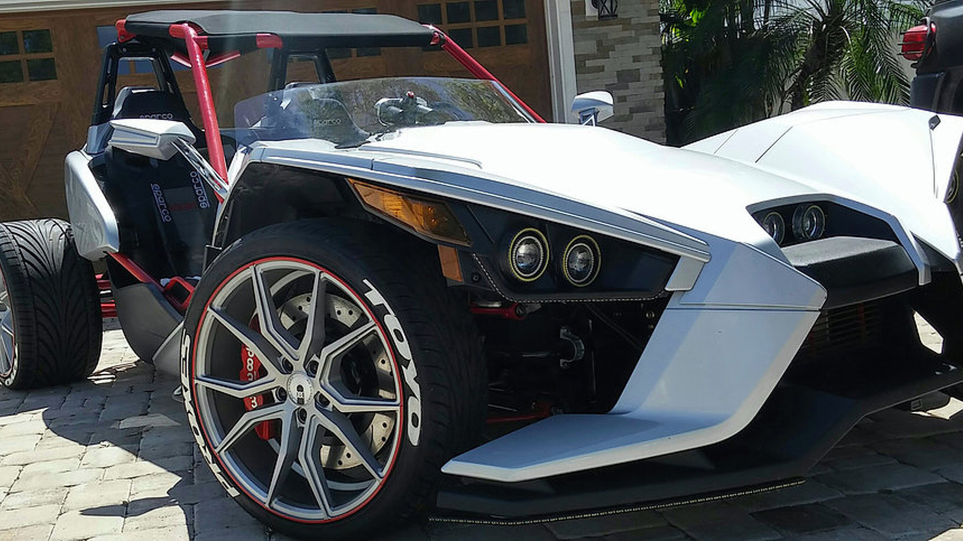 Slingshot conversion kit adds an extra wheel to your 3-wheeler