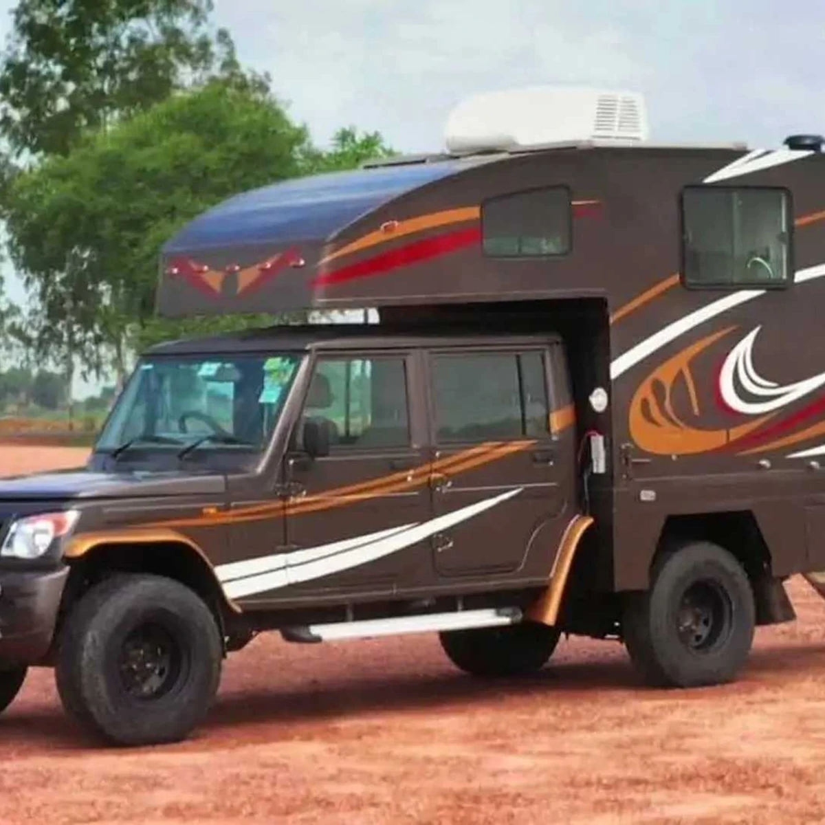 Custom Flatbed Caravan Makes For A Cool Off-Grid Rig For Your Truck