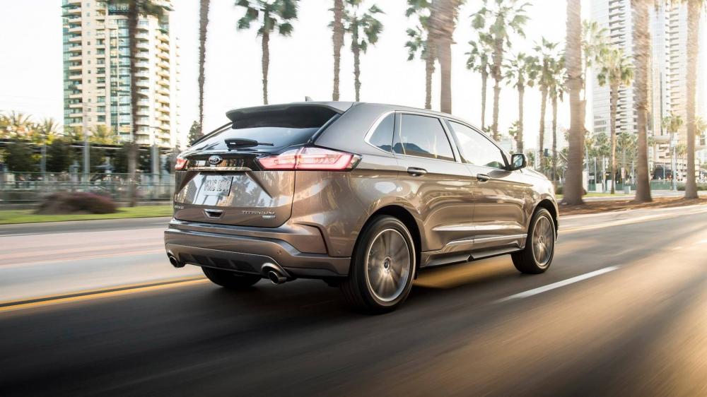 Chicago's Ford Edge Titanium Elite Package Launched