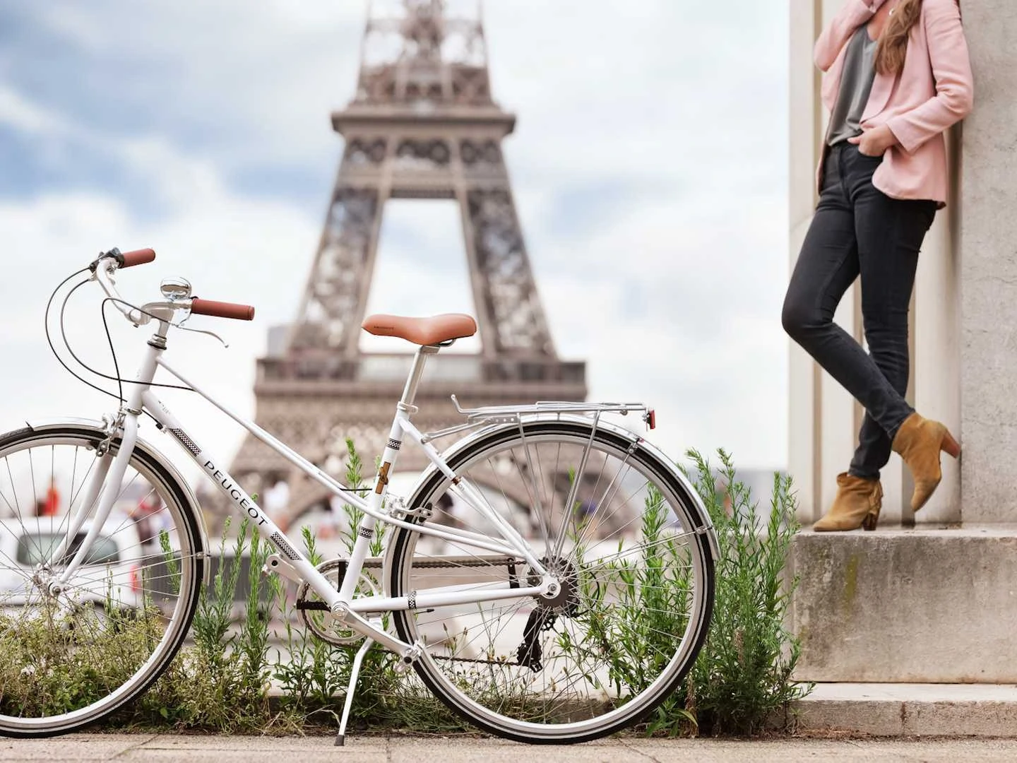 France Car Advertises Requires Automakers to Mention Walking, Bicycling