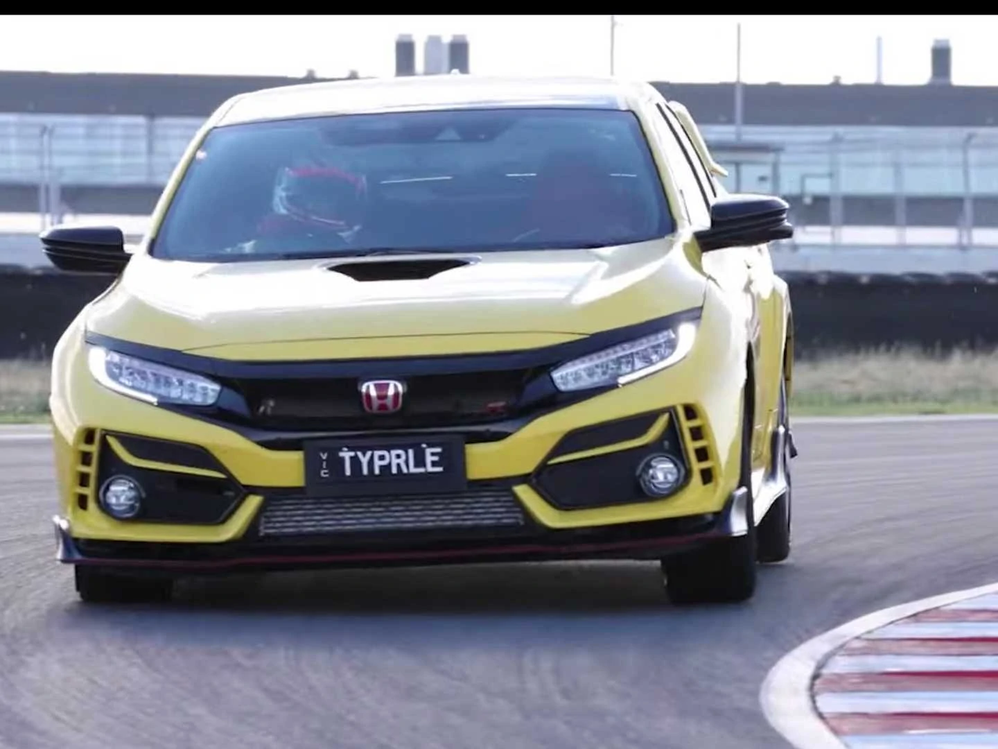 Honda Civic Type R sets a new track record on its way to retirement