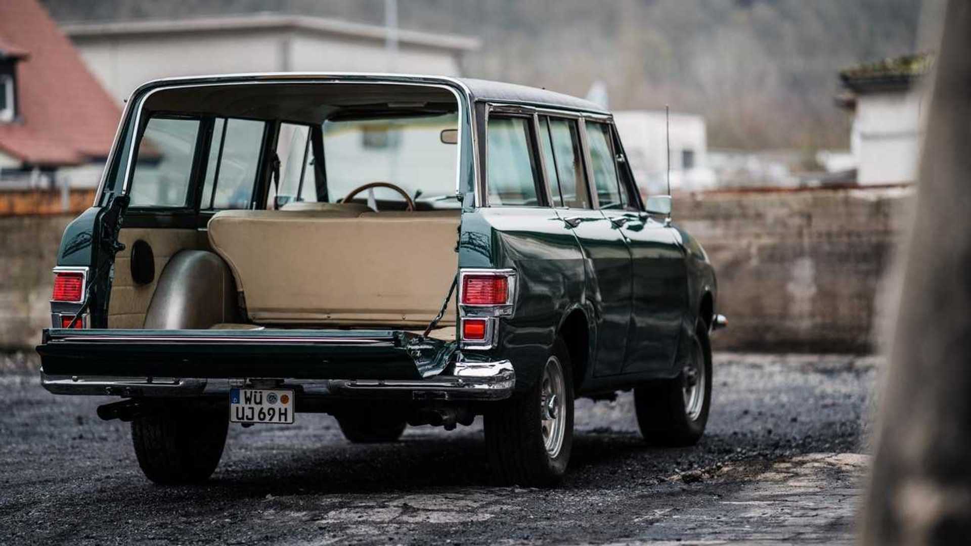 The Jerrari is the Lovechild Of Jeep Wagoneer and Ferrari 365 GT.