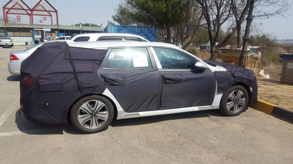 First time Kia Optima Sportswagon spotted