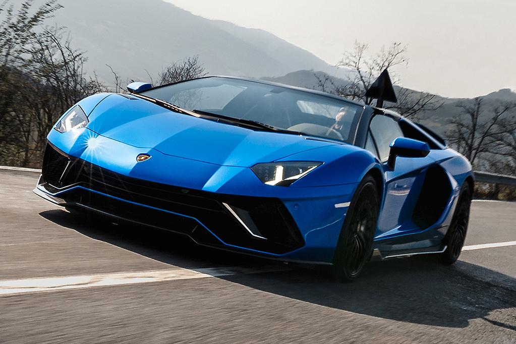 Lamborghini Says Aventador Replacement Will Have Electrified V12