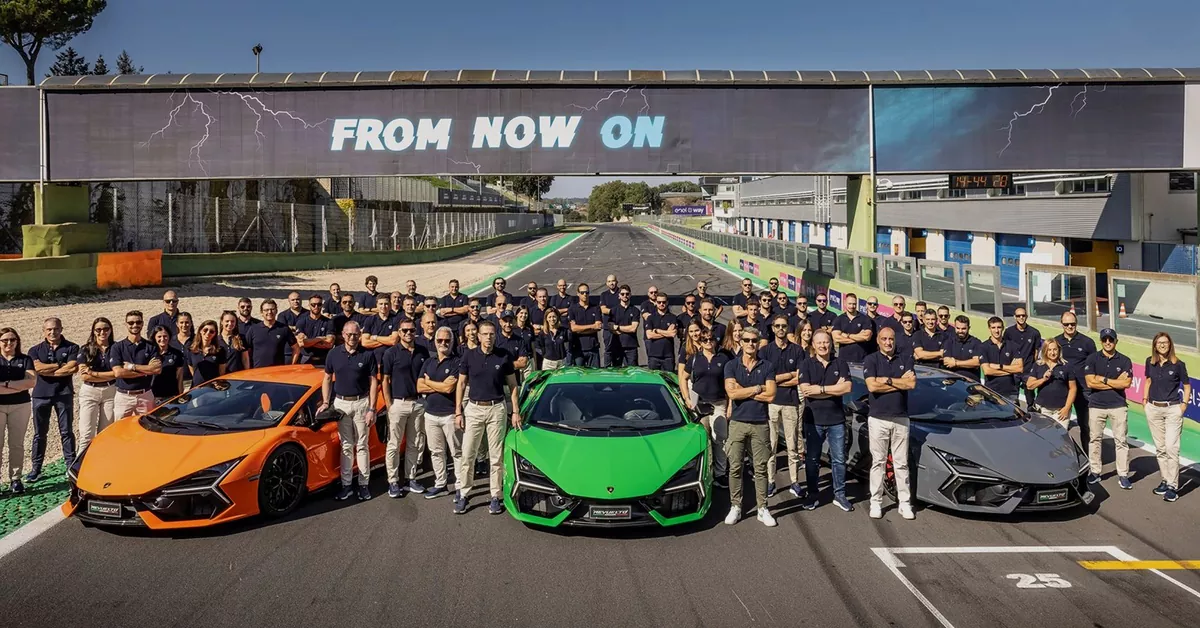 Lamborghini breaks the global sales record for 2016