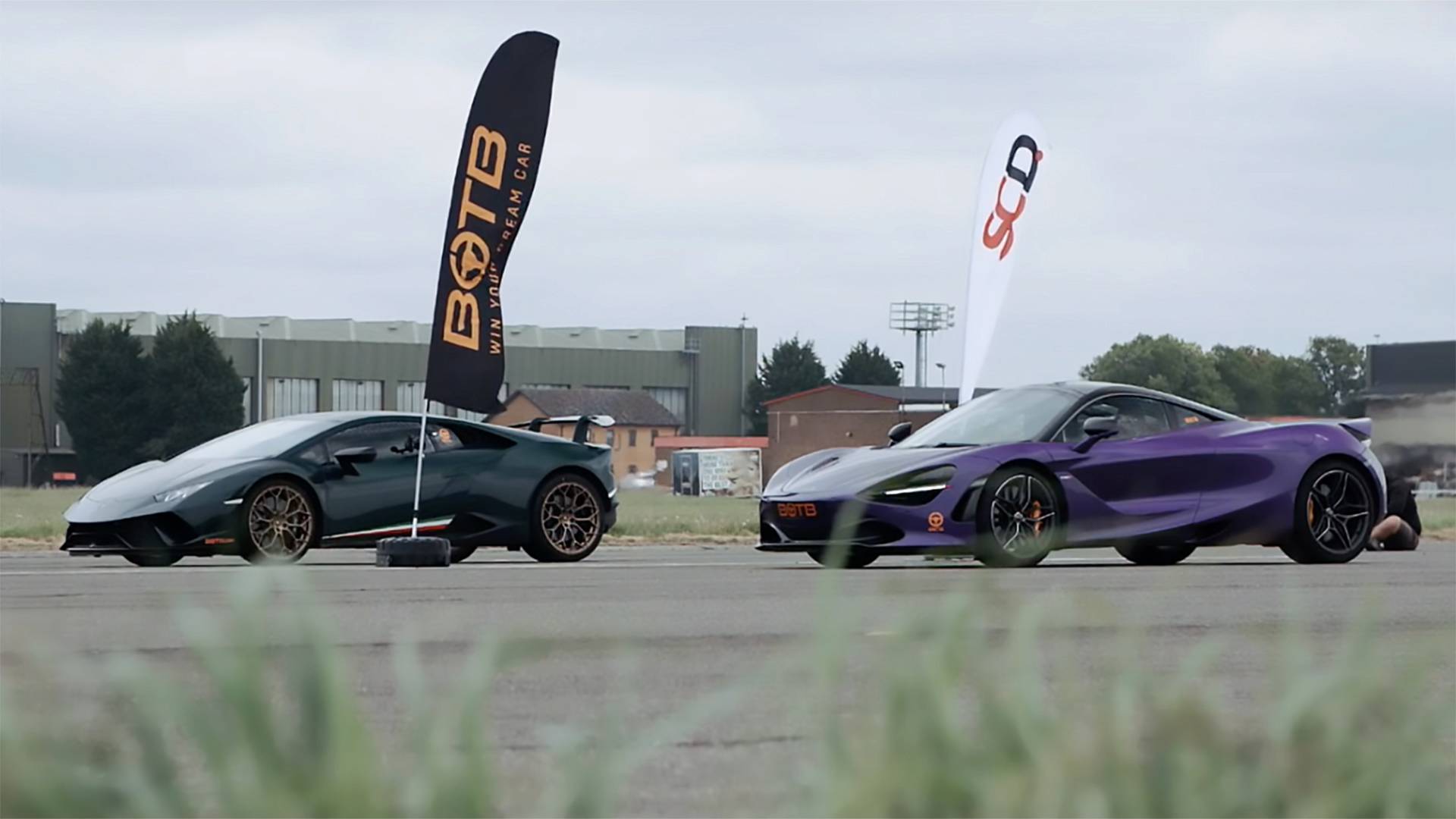 Drag Races 630-HP Lamborghini Huracan Drag Races 710-HP McLaren 720S