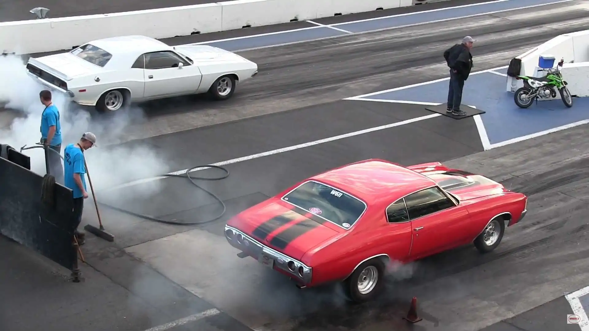 Watch 6 Minutes of Classic American Muscle Seeking Drag Race Glory