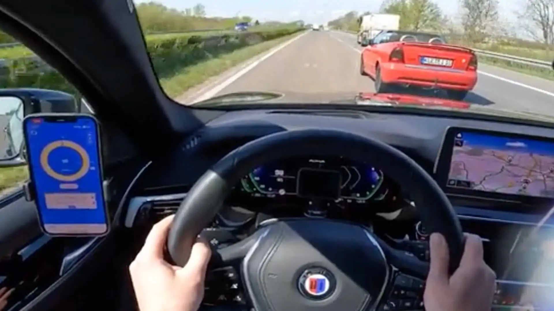 Opel Astra Cuts Off Alpina B5 Touring During Autobahn Top Speed Run