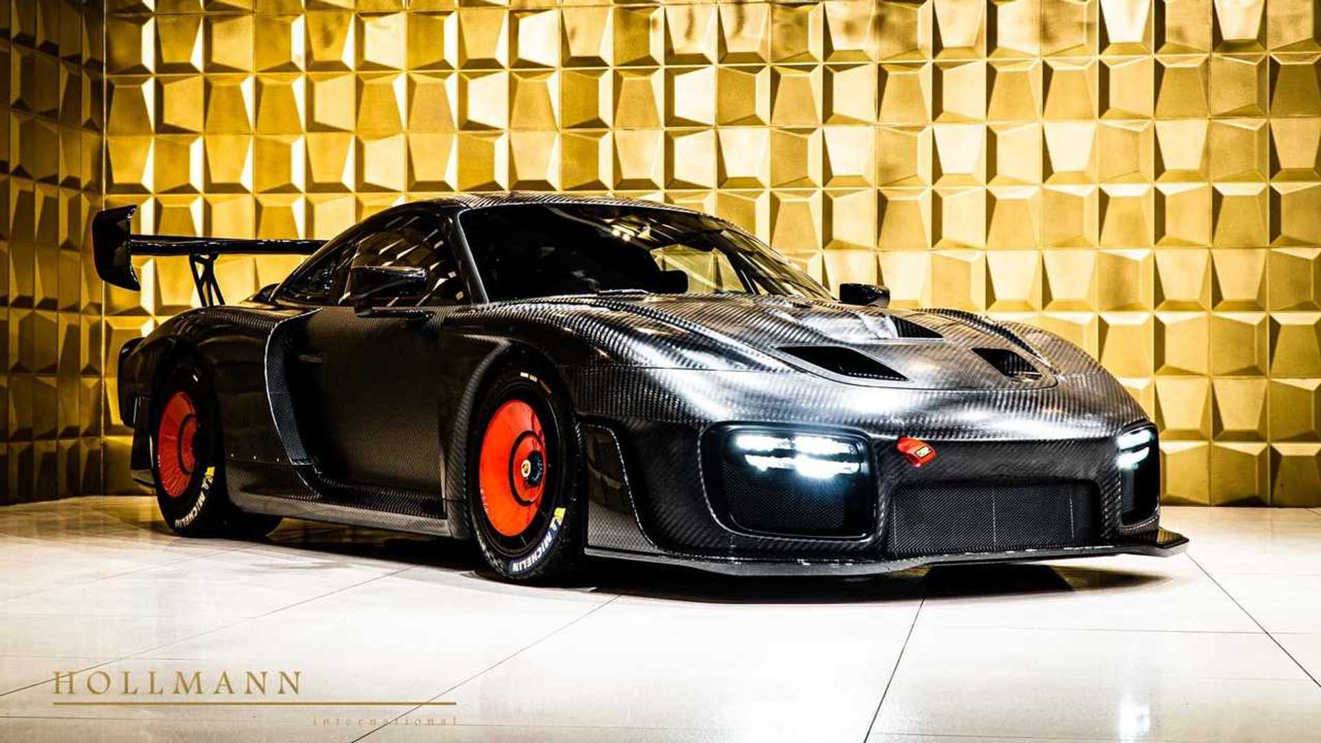 Porsche 935 With Bare Carbon Fiber Body Has Sinister Looks For $1.72M