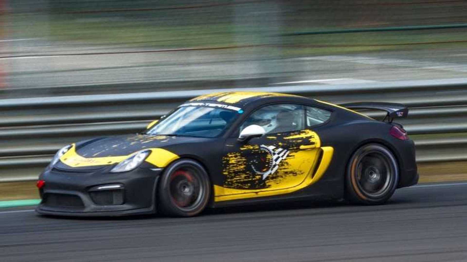 Porsche Cayman GT4 Clubsport sounds glorious at the Race Track