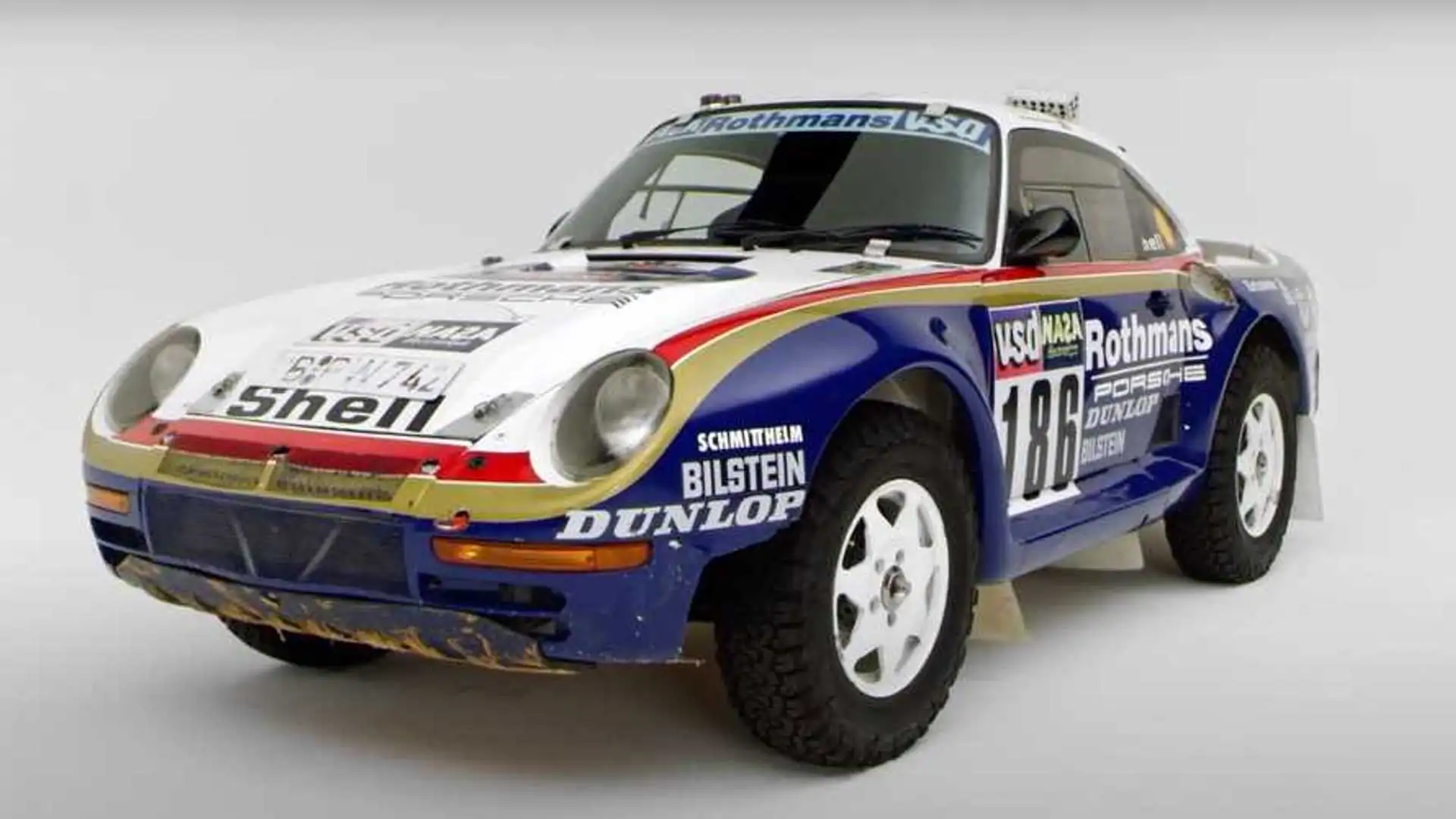 Porsche Displays the Top 5 Highlights of The 959 Paris Dakar