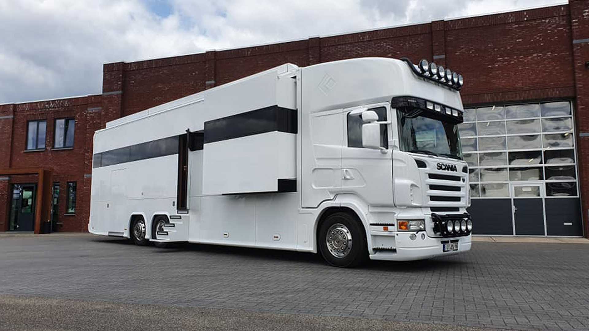 Amazing Scania RV Features Three Bedrooms, Garage and Posh Interior