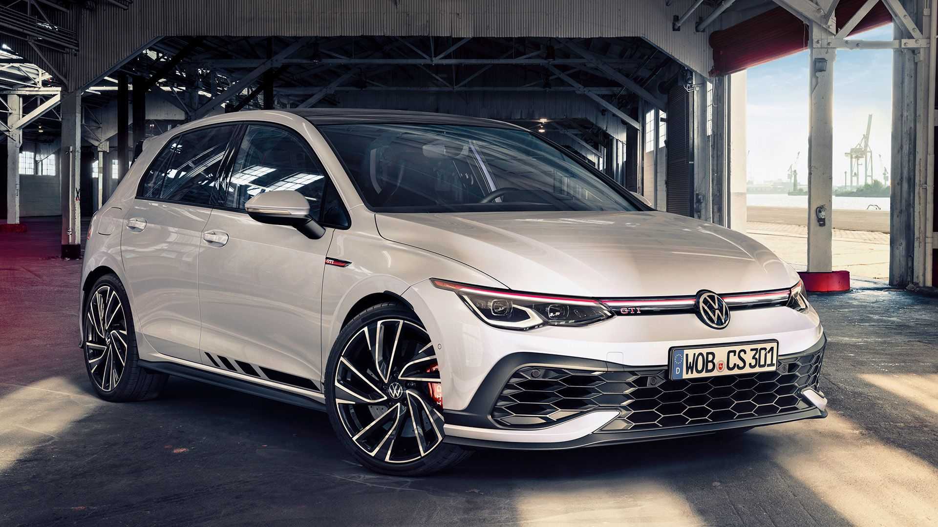 2021 VW Golf GTI Clubsport Hits the Autobahn, Top Speed Run Insists