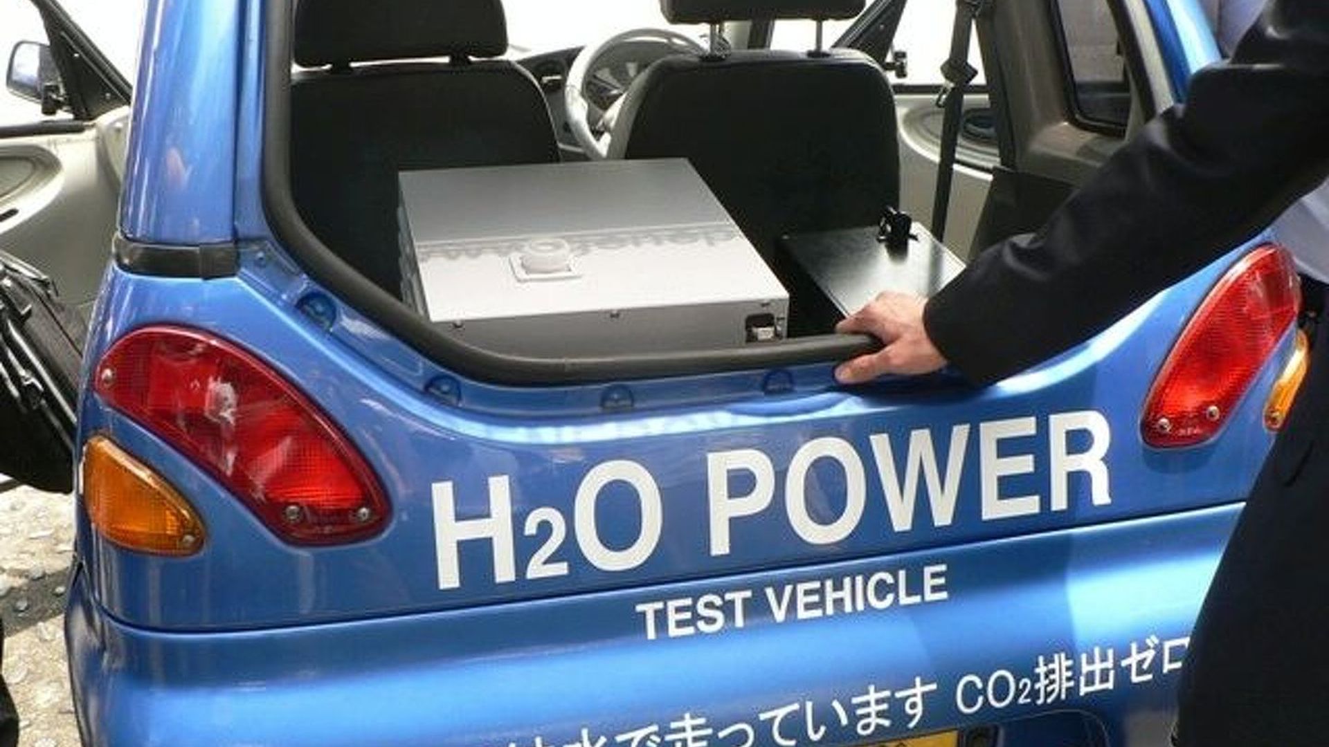 Japanese company creates car that can run on water