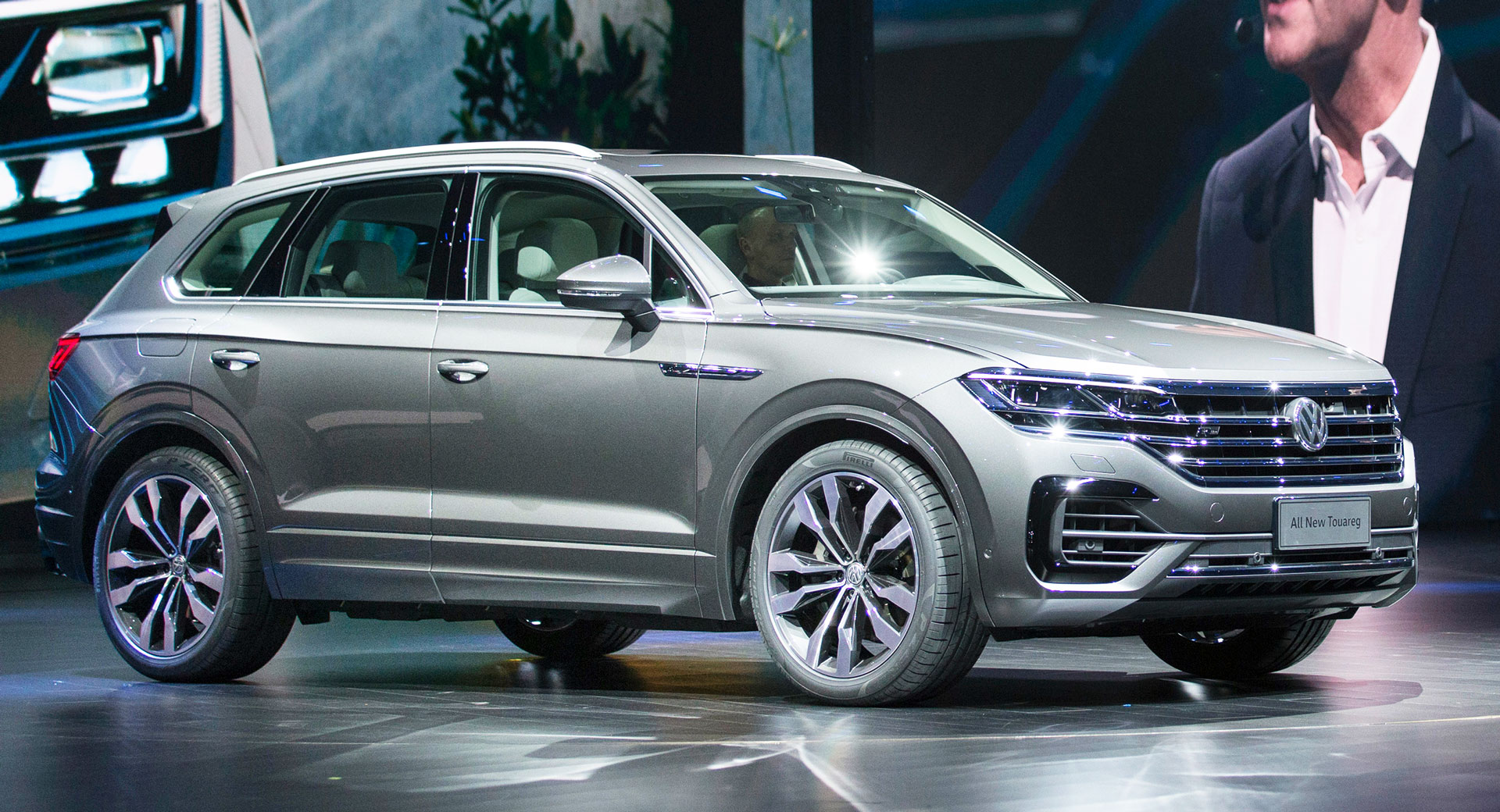 Watch the 2019 VW Touareg's Debut Live