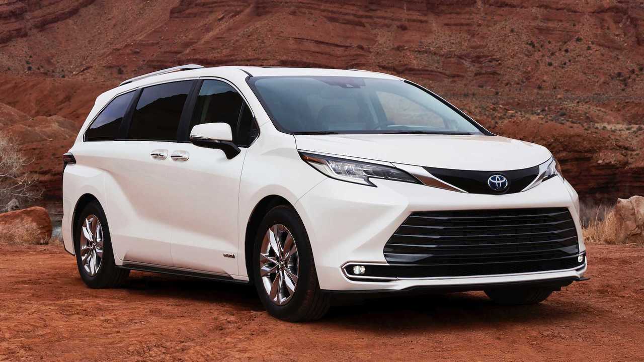 2021 Toyota Sienna Supplier Delay Fridge, Vacuum Available