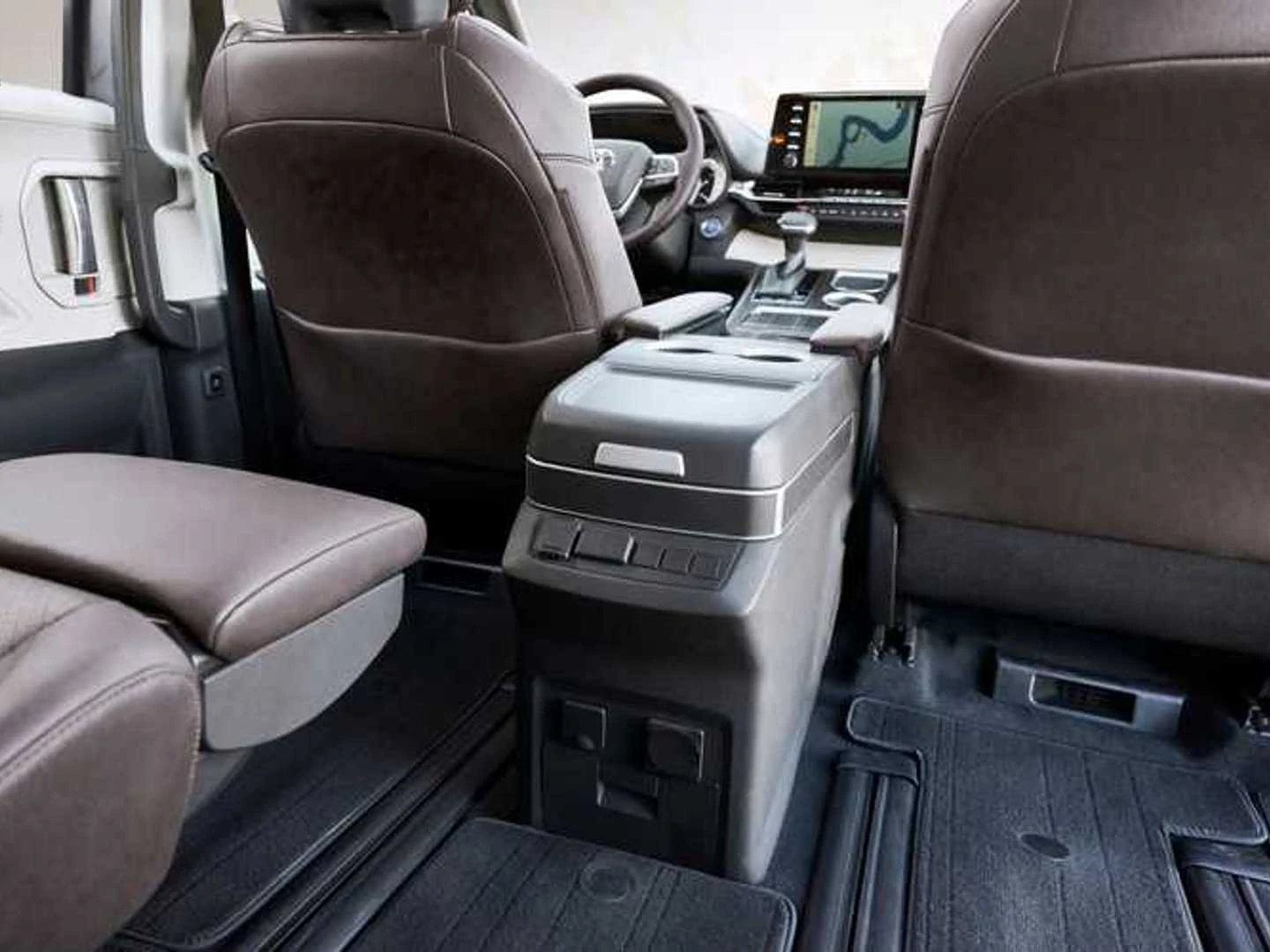 2021 Toyota Sienna Supplier Delay Fridge, Vacuum Available