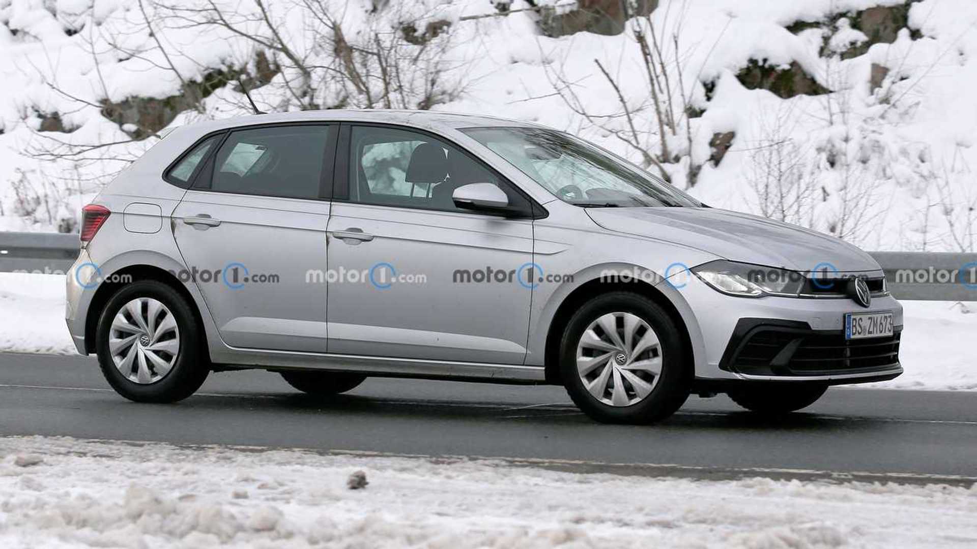 2022 VW Polo Facelift Spied with New Lights, Large Fake Exhaust Tips