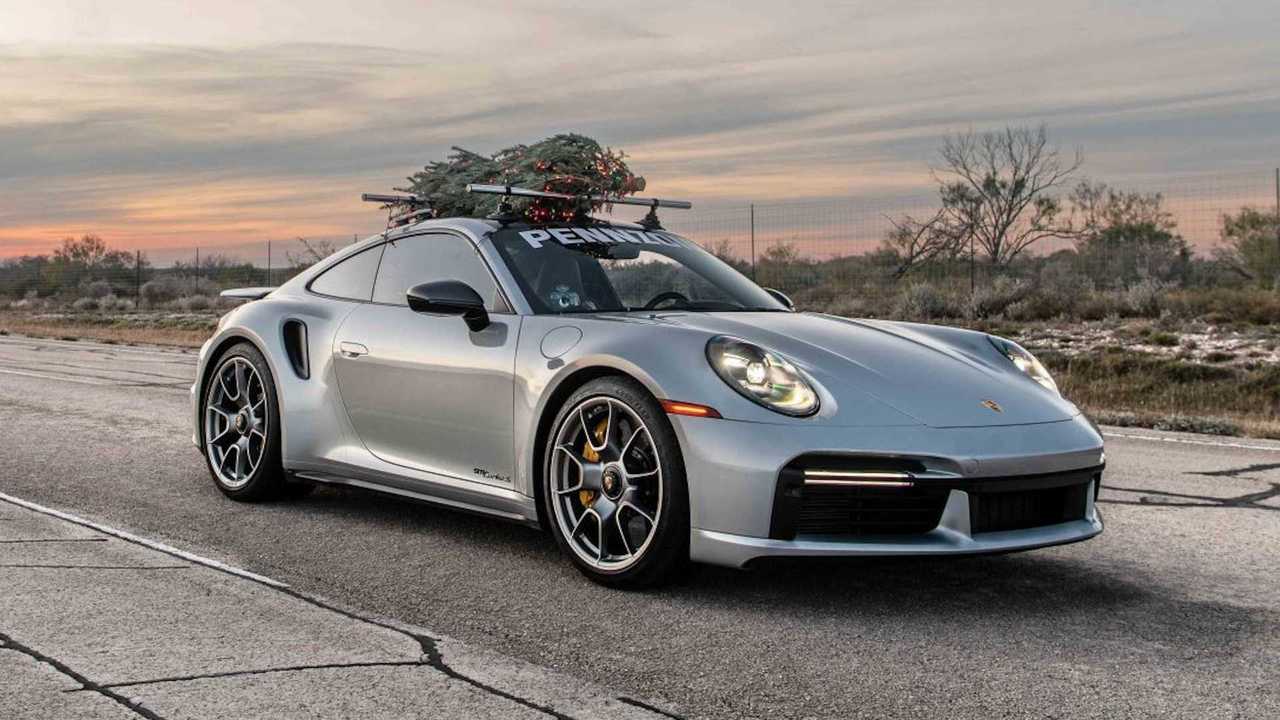 Tuned Porsche 911 Turbo S Brings Christmas Tree To Roof At 175 MPH