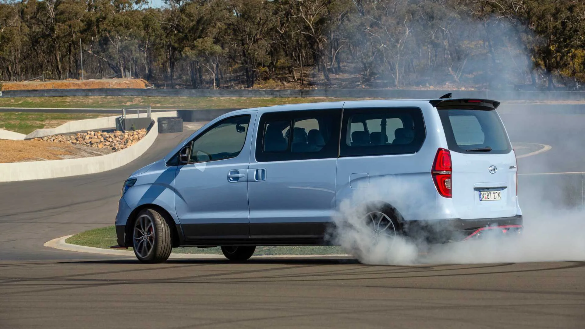 Hyundai iMax N Drift Bus Is An Eight-Seat RWD Van With 402 HP