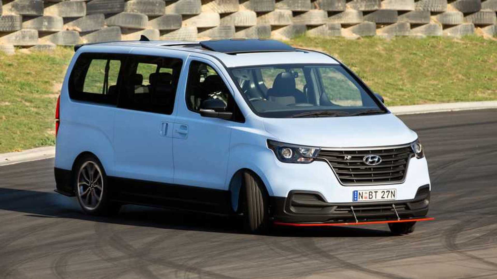 Hyundai iMax N Drift Bus Is An Eight-Seat RWD Van With 402 HP