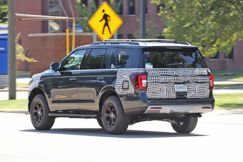 Ford Expedition Timberline continues to strip tease in the latest spy shots