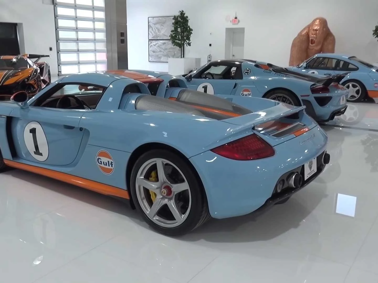 Must-See IKONICK Car Collection Has Apollo IE, Gulf-Liveried 959