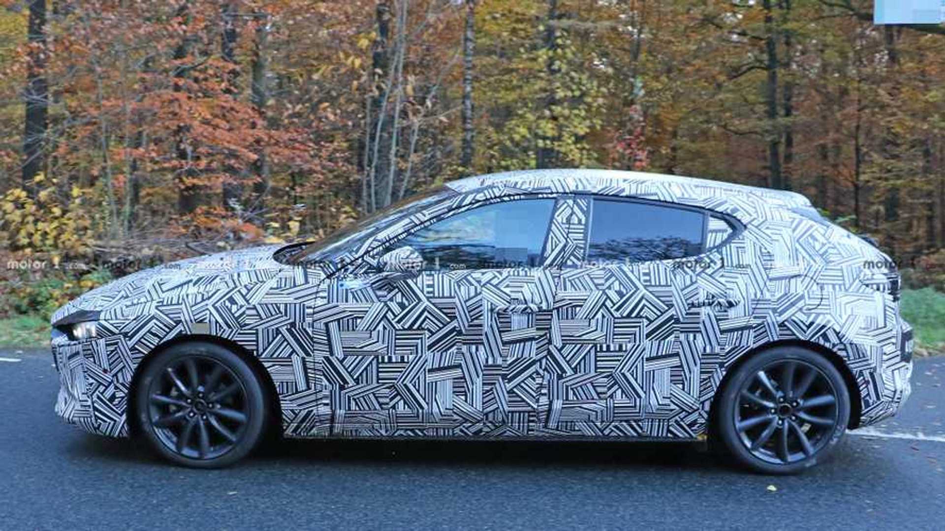 Weeks before the big debut, a new Mazda3 was seen on the road [UPDATE]