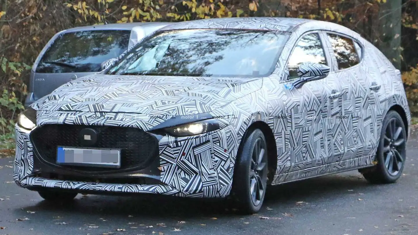 Weeks before the big debut, a new Mazda3 was seen on the road [UPDATE]