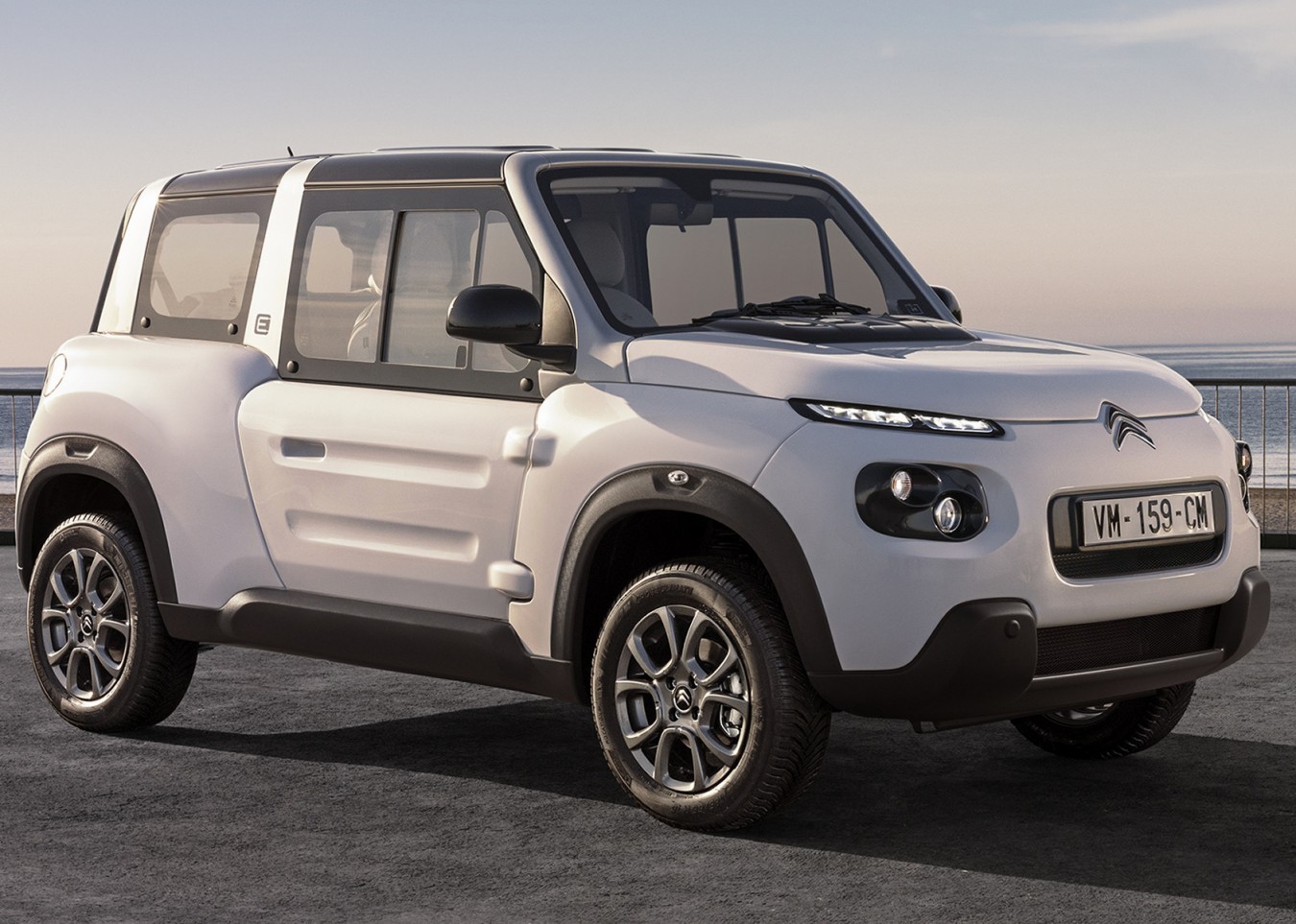 Citroen makes the E-Mehari even cooler with a Hard Top