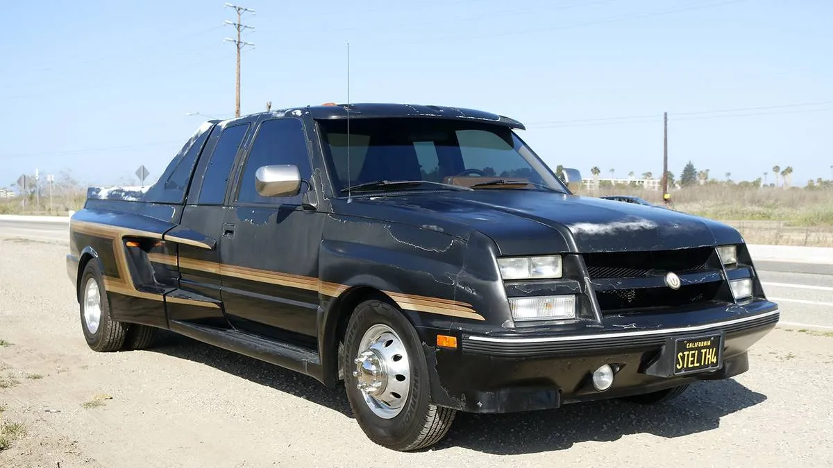 1990 GMC Sierra with Tridon Body Kit is a Black Beauty You Can Purchase