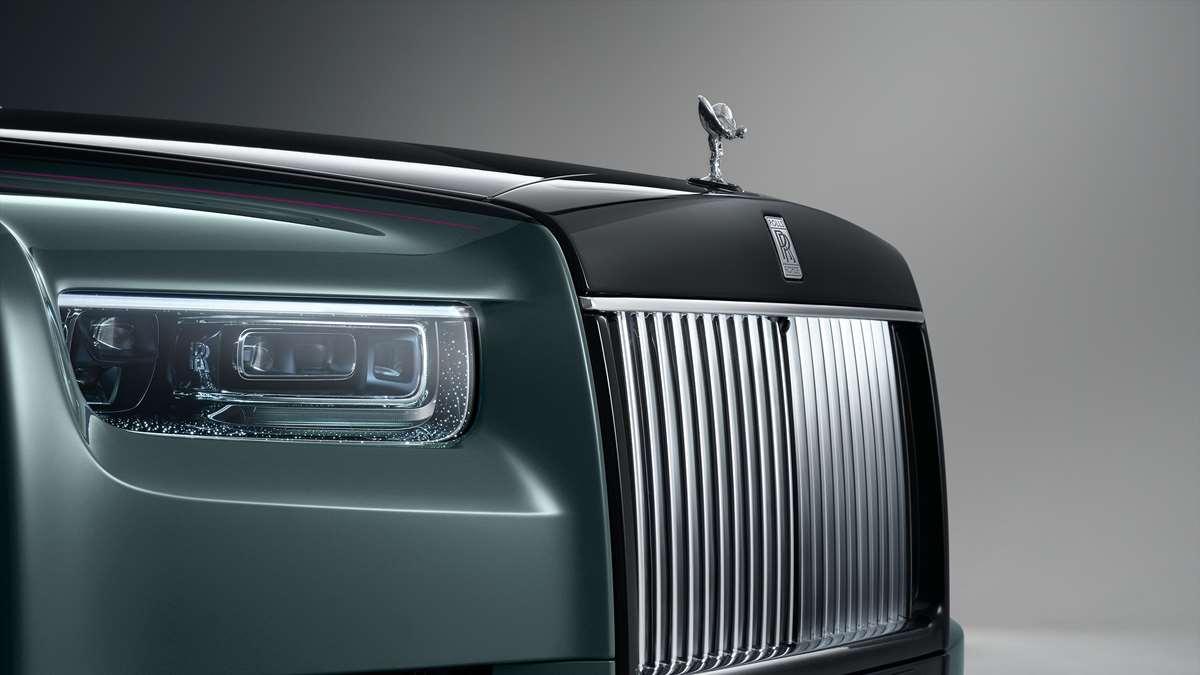 2023 Rolls-Royce Phantom With Illuminated Grille and Disc Wheels