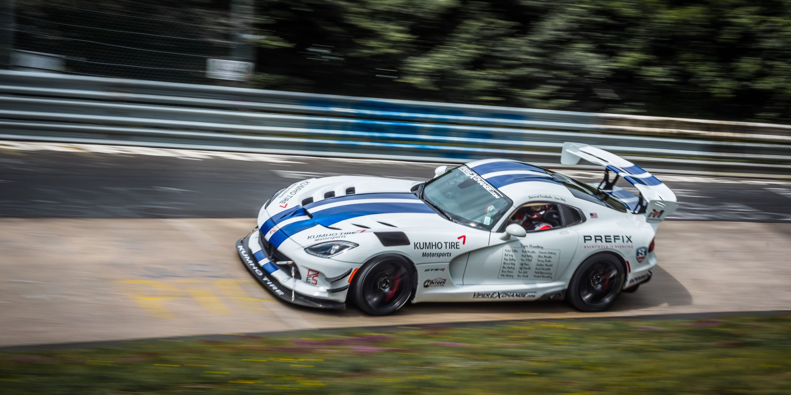 Dodge Viper ACR Sets 7 :01.3 Nurburgring Loop Lap Just Before Crashing