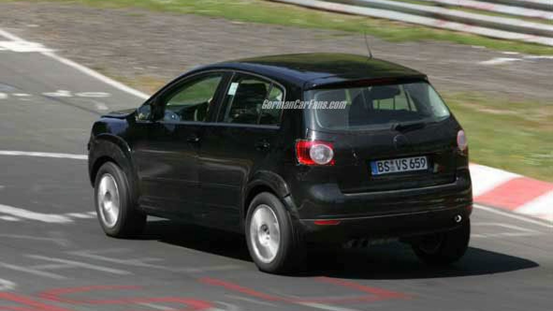 VW Cross Golf SUV Spy Photos