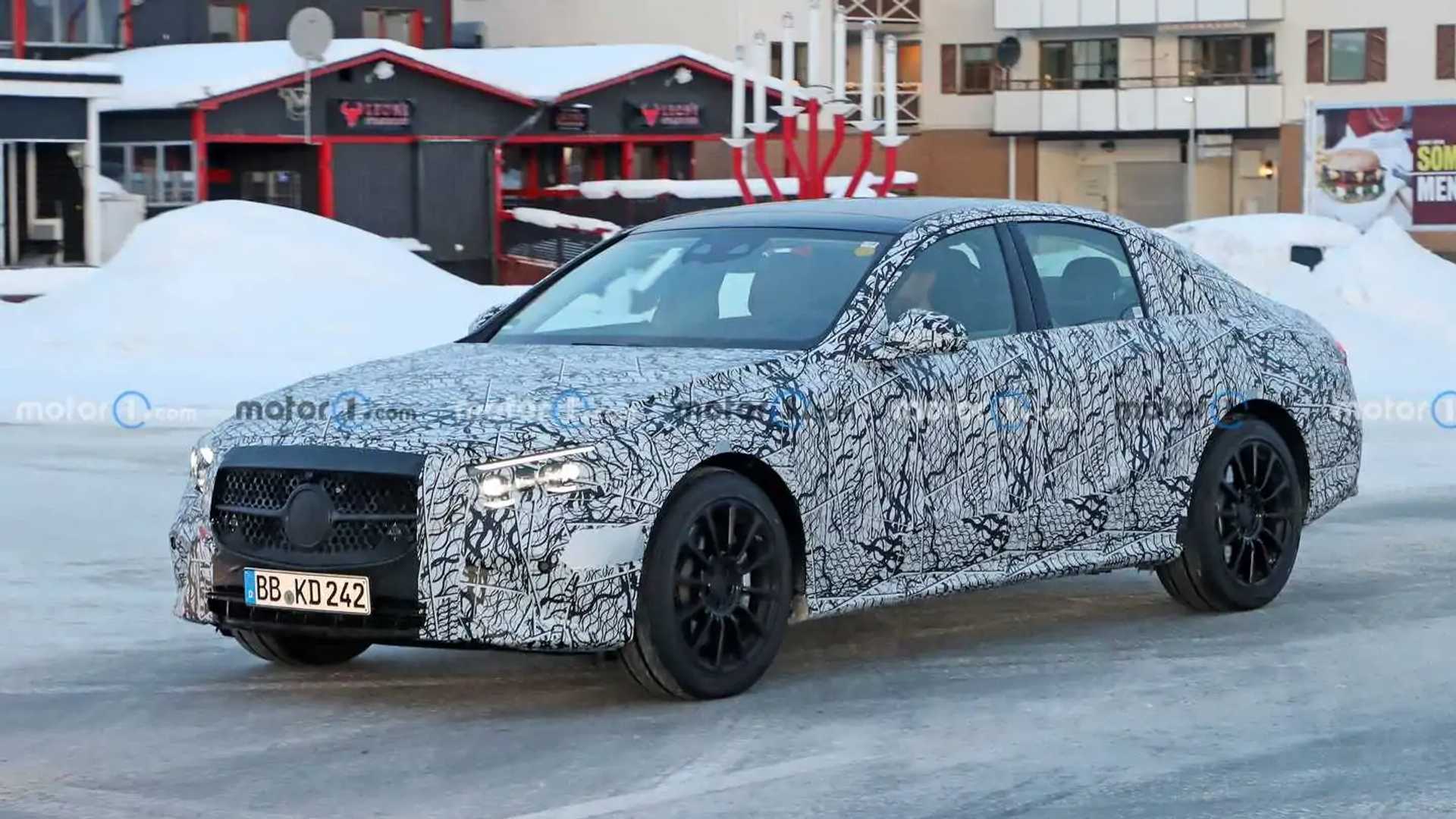 2023 Mercedes E-Class Plug-In hybrid Mercedes E-Class Spied with Relocated Chargin