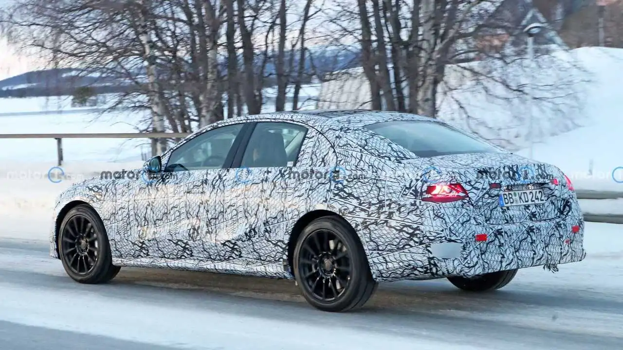 2023 Mercedes E-Class Plug-In hybrid Mercedes E-Class Spied with Relocated Chargin