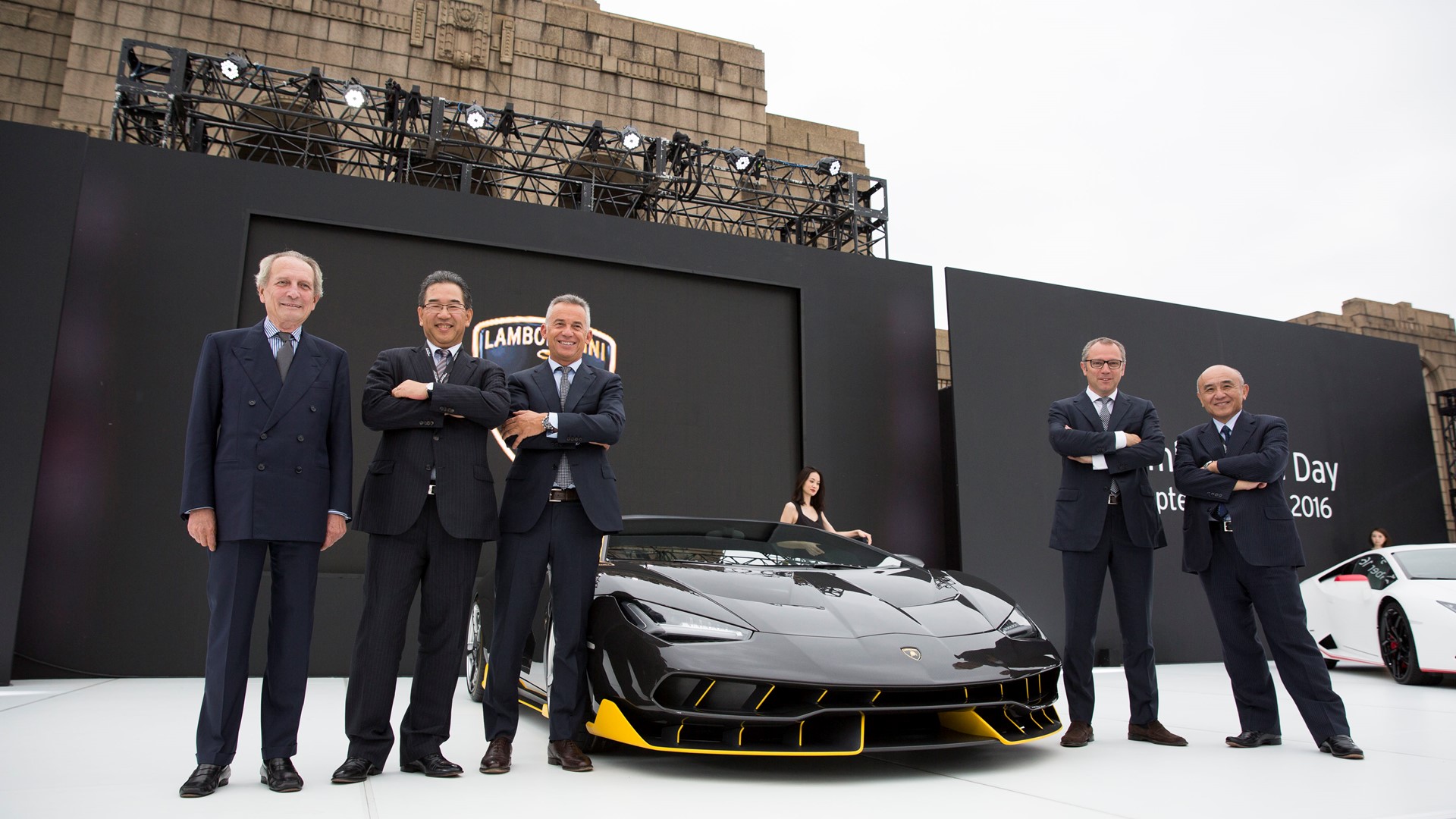 Lamborghini celebrates 30 years of carbon fibre usage in Tokyo with the Lamborghini Anniversary Event