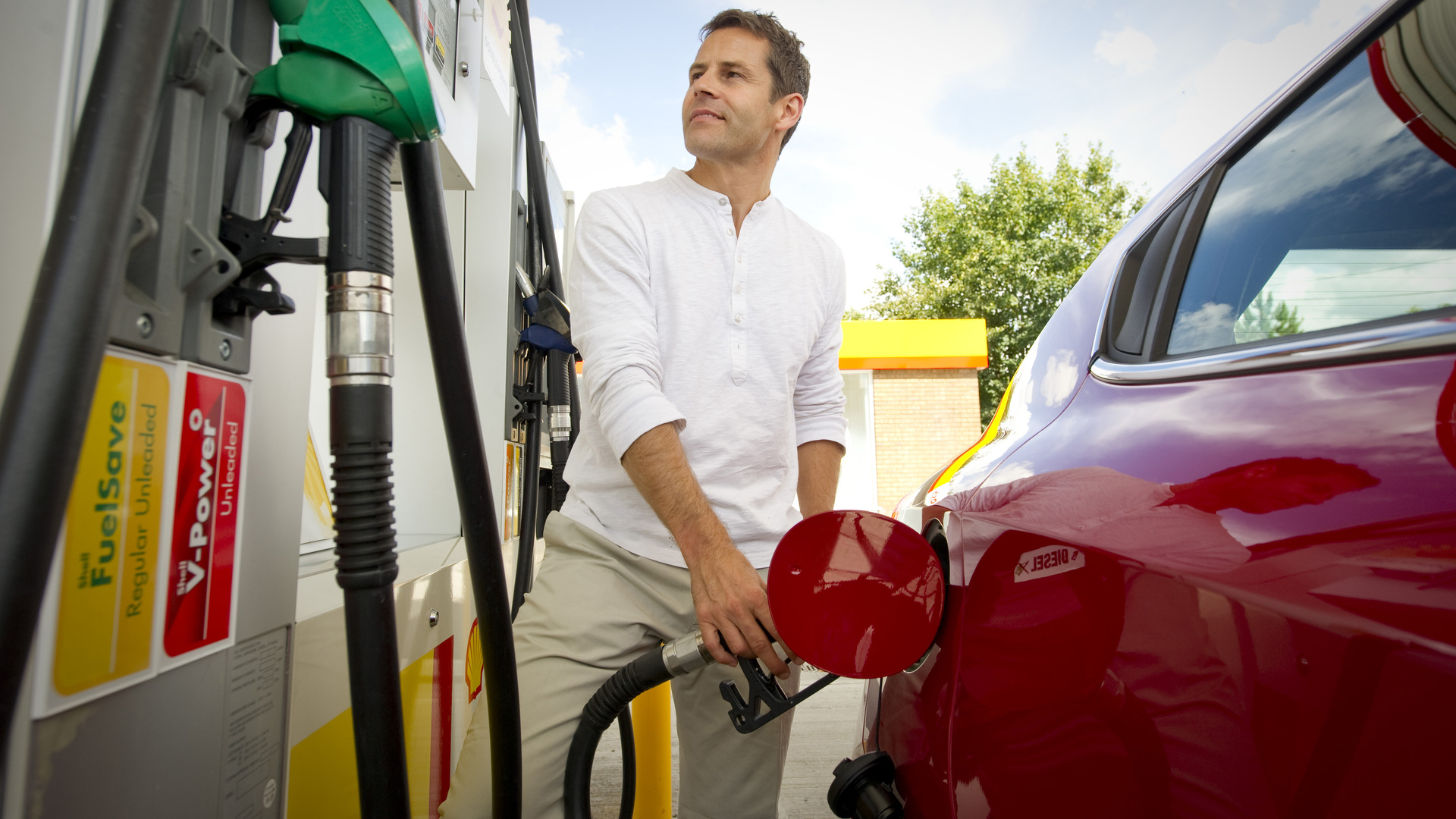 California Drivers May Get $800 Debit Card To Help Reduce High Gas Prices