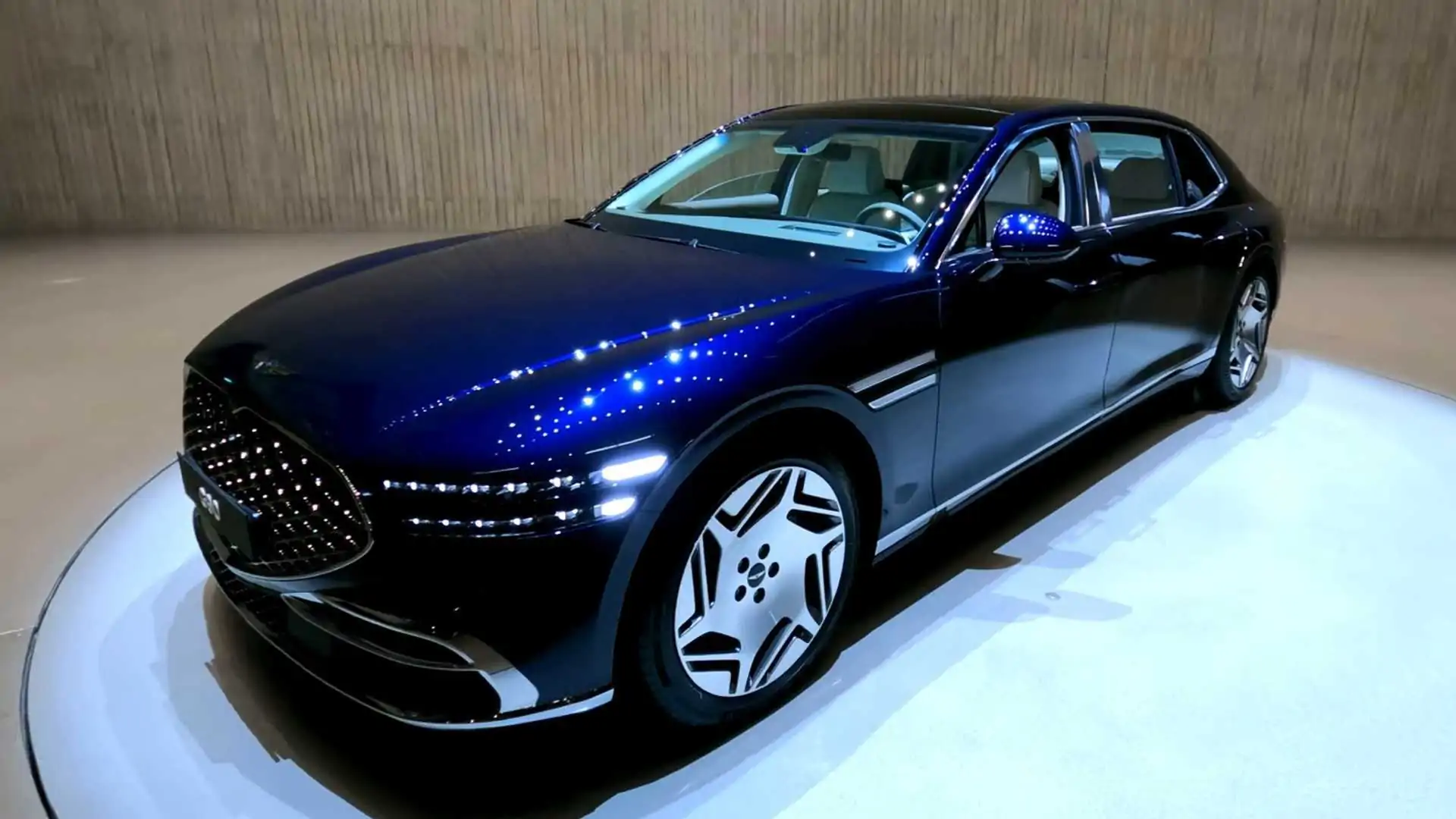 2023 Genesis G90 Long-Wheelbase Video Shows The Elegant Sedan Up Close