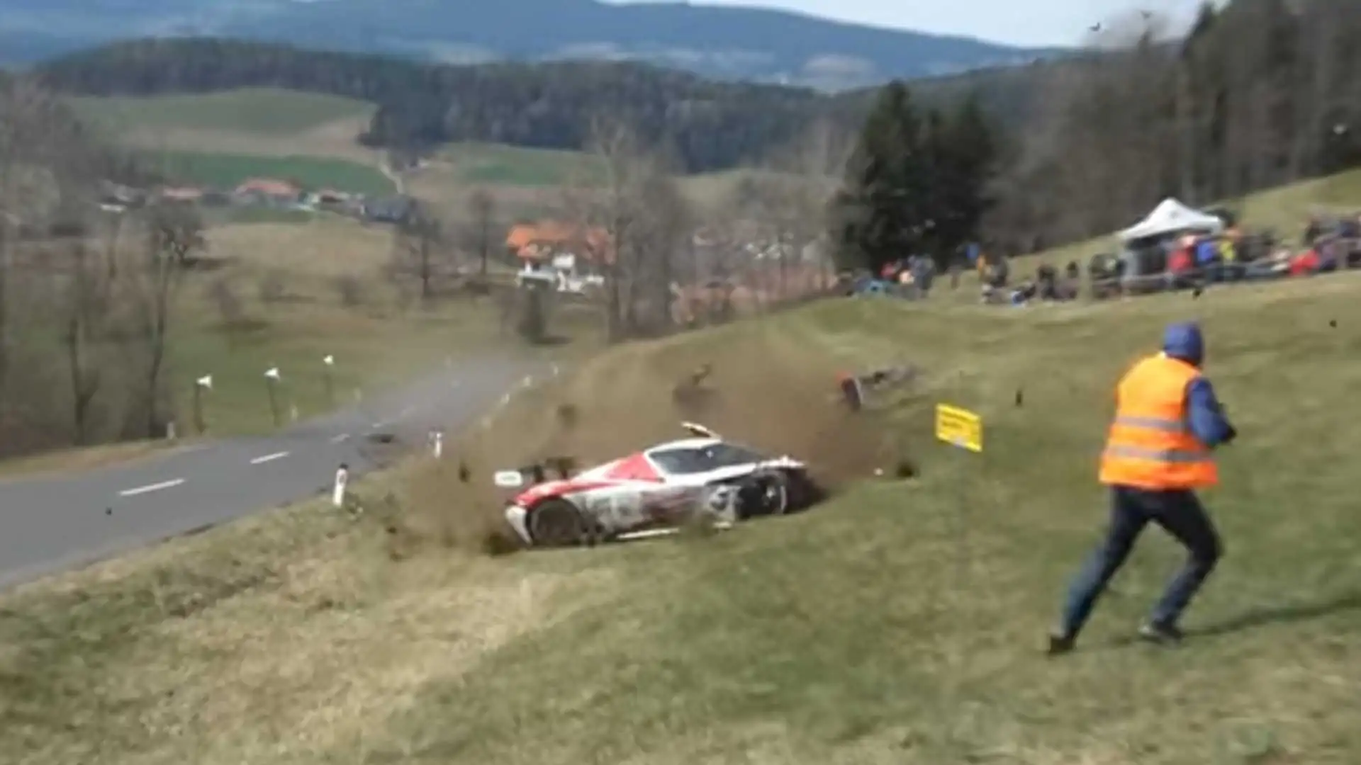 Crazy KTM X-Bow GTX Crashes At Hillclimb Sends Photographers Into Running