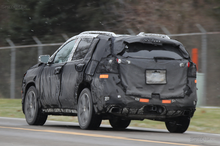 2018 GMC Terrain spying ahead to a possible debut this year