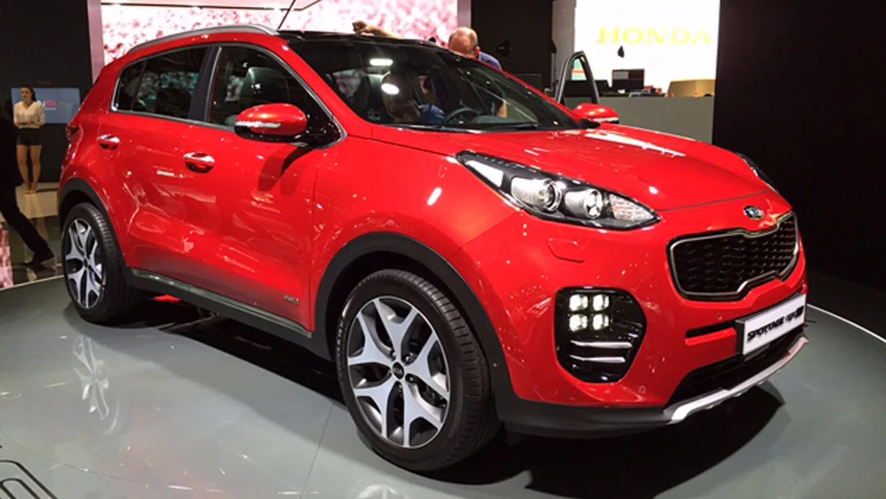 Kia unveils interior and technical specifications of the 2016 Sportage before Frankfurt launch