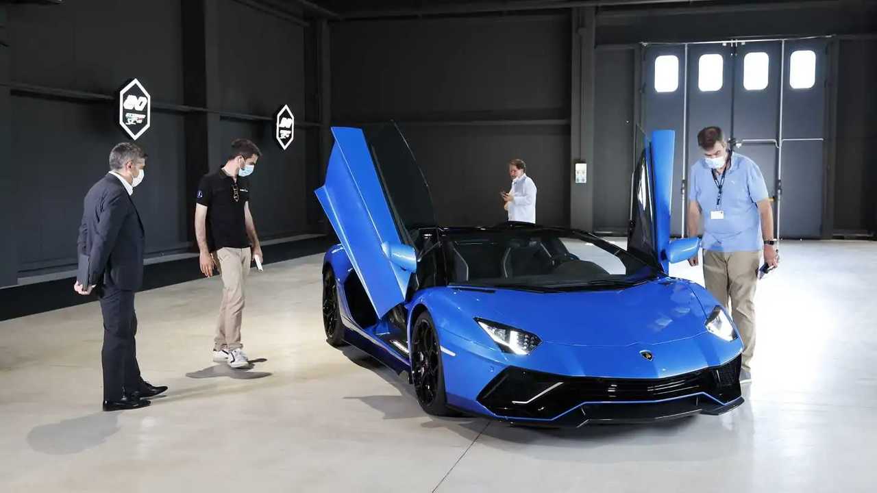 Lamborghini To Auction Final Aventador Ultimae, V12 PHEV Replacement Confirmed