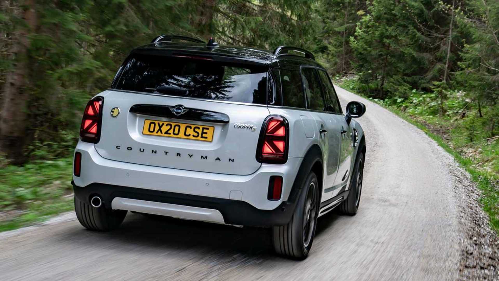 Mini Countryman SE is a Master in the Moose Test