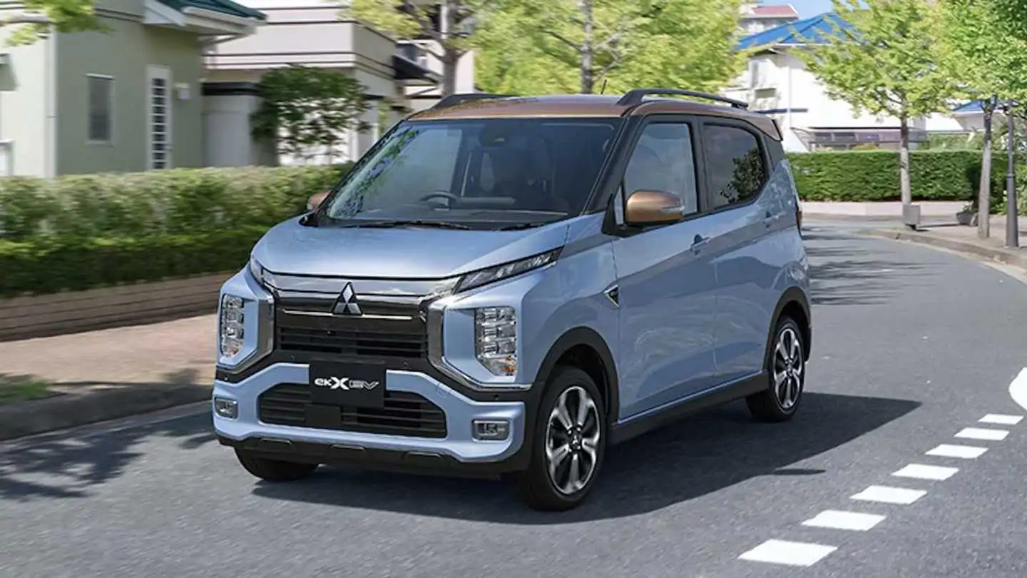 Mitsubishi eKX X Looks Like A Cartoon Outlander Who Hit A Brick Wall