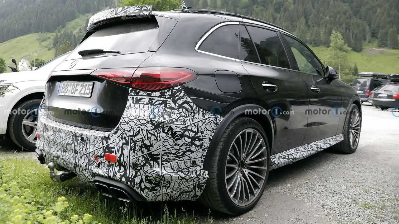 Mercedes-AMG GLC63 Spied, Sporty SUV to Pack Hybrid Power