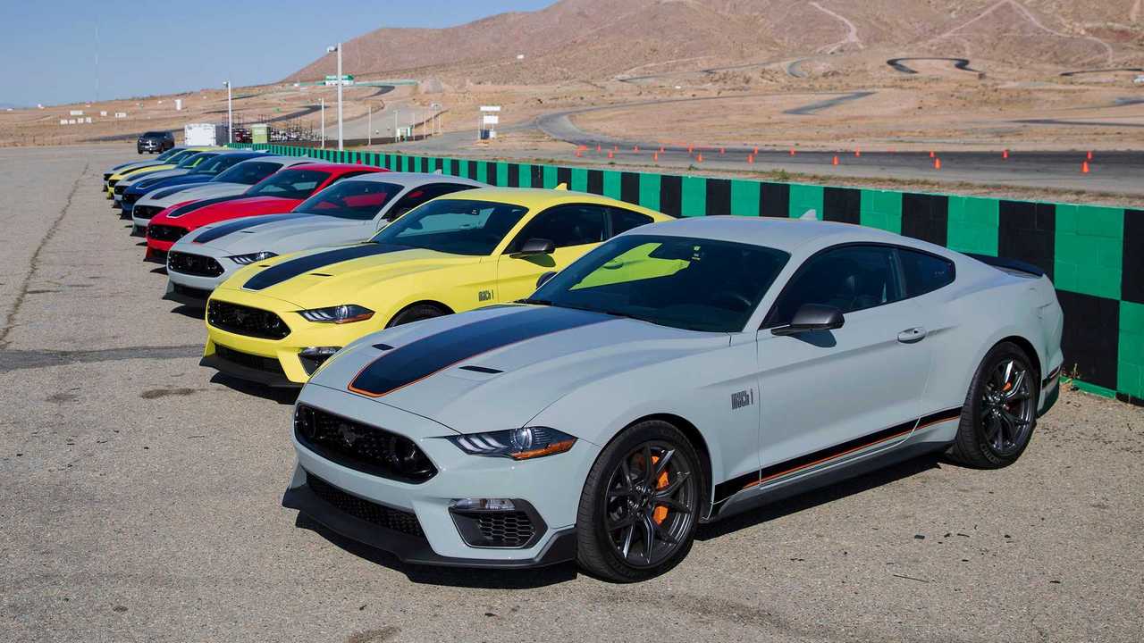 Ford Mustang Mach 1 Meets Porsche Cayman GT4 In No-Turbo Drag Race