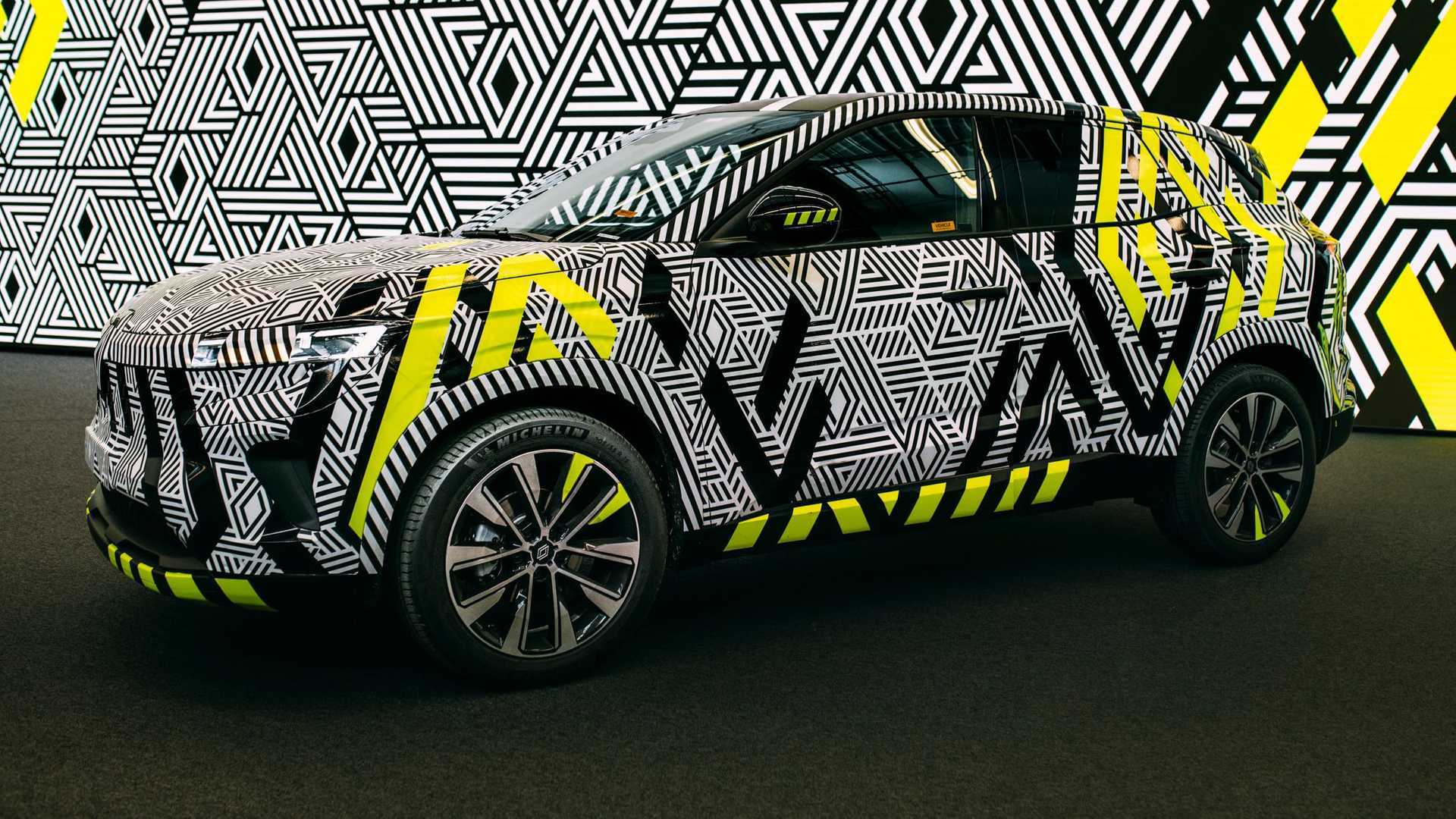 The 2022 Renault Austral Teasers Show Its Shadowed Silhouette