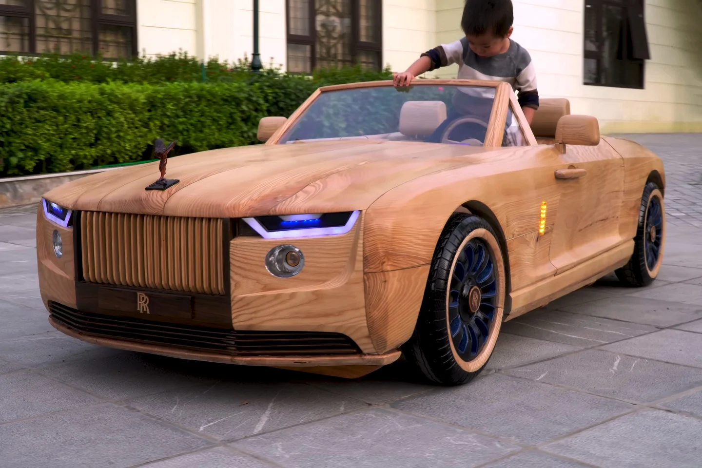 Dad Builds Son An Amazing Rolls-Royce Boat Tail Replica Out Of Wood