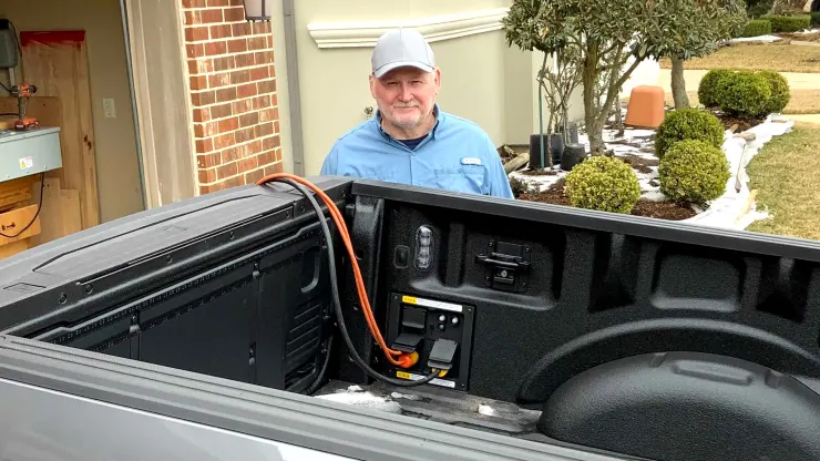 Ford F-150 hybrid powers house's space heater and lamp as neighborhood goes dark